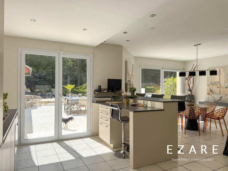 Maison - 257 m² - 10 pièces