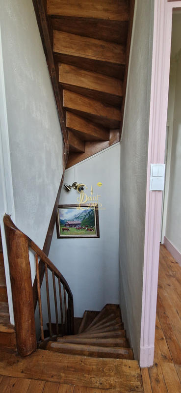 Maison - 237 m² - 7 pièces