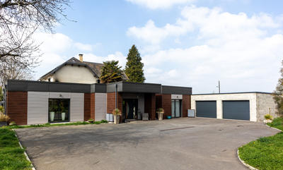 Maison - 243 m² - 7 pièces