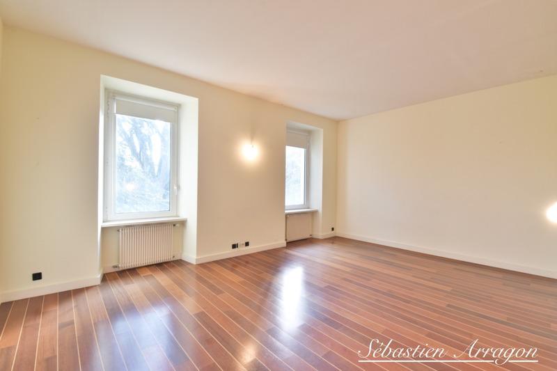 Maison - 460 m² - 14 pièces