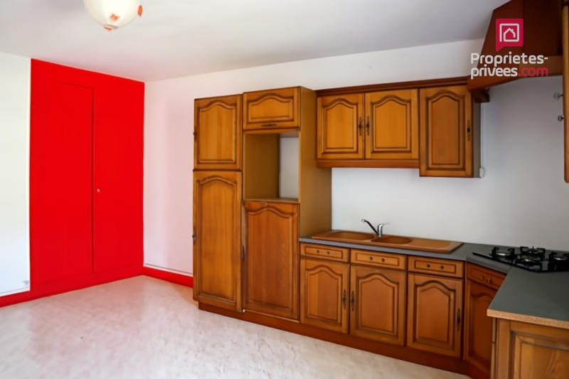 Maison - 237 m² - 8 pièces