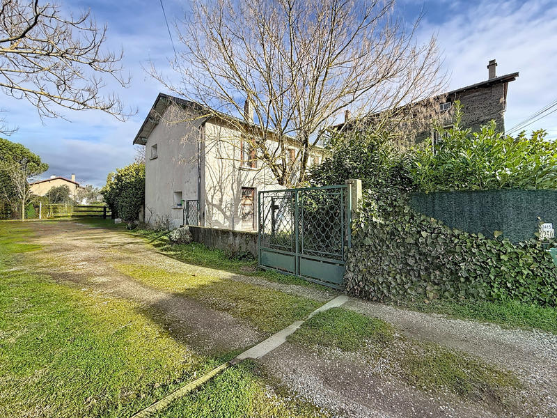 Maison - 238 m² - 10 pièces