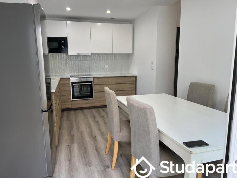 Chambre - 13 m² - 1 pièce