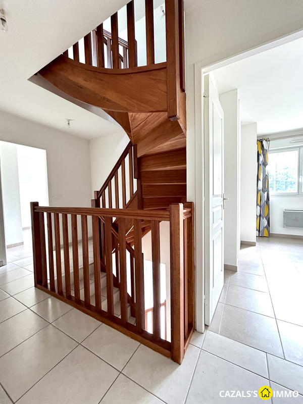 Maison traditionnelle - 163 m² - 6 pièces