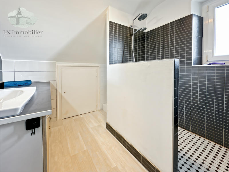 Maison - 137 m² - 5 pièces