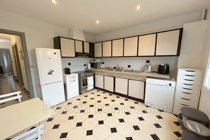 Maison - 180 m² - 8 pièces