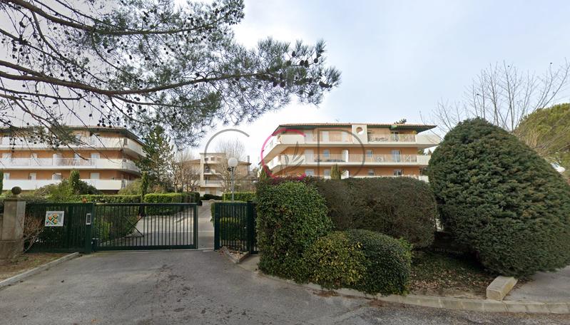 Parking / Garage - 14 m²