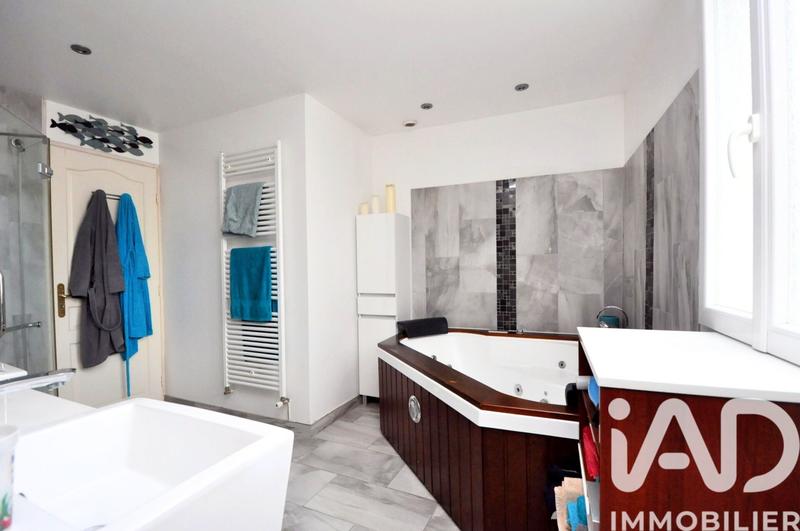 Maison - 194 m² - 7 pièces