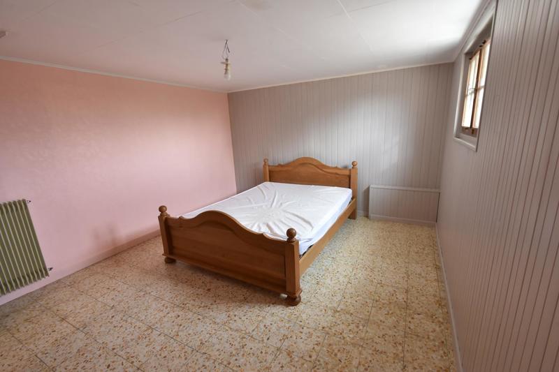 Maison - 102 m² - 9 pièces