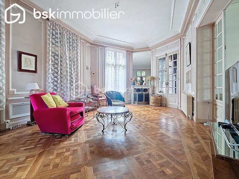 Maison de maîtres - 305 m² - 10 pièces