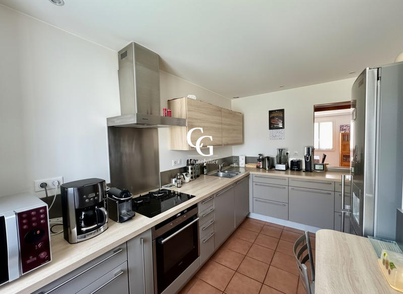 Maison - 99 m² - 5 pièces