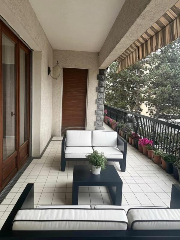 Appartement - 150 m² - 5 pièces