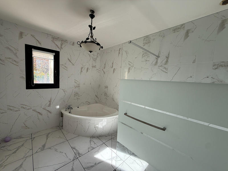 Maison - 183 m² - 6 pièces