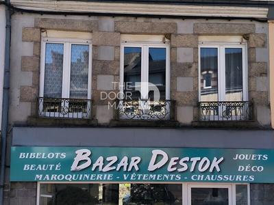 Immeuble - 125 m² - 6 pièces