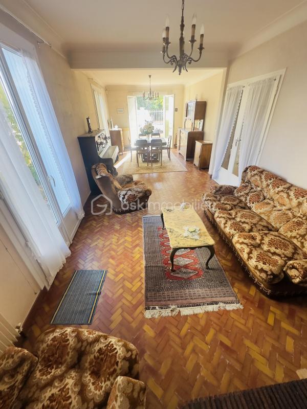 Maison - 185 m² - 6 pièces