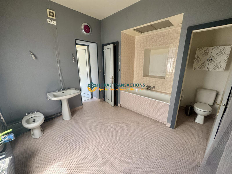 Maison - 468 m² - 10 pièces