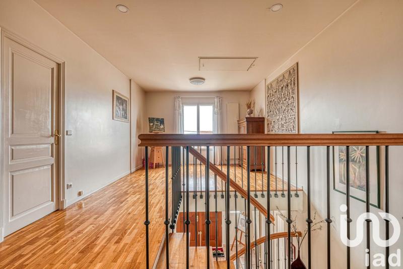 Maison - 220 m² - 7 pièces