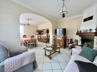 Maison - 88 m² - 4 pièces