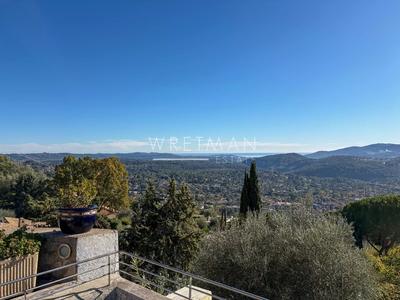 Villa - 205 m² - 8 pièces