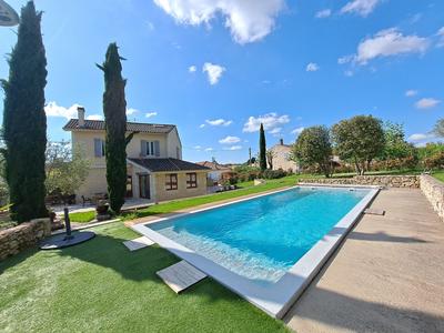 Maison - 276 m² - 11 pièces