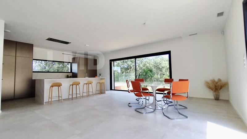 Maison - 170 m² - 5 pièces