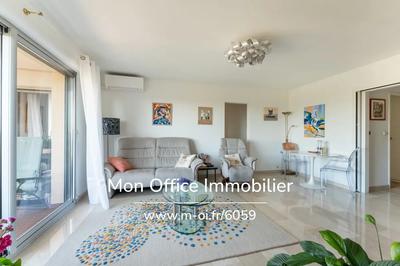 Appartement - 94 m² - 4 pièces