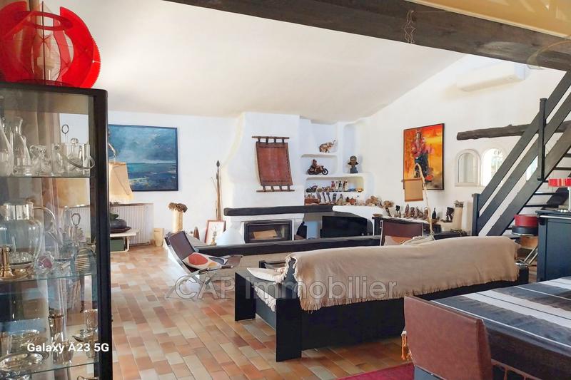 Propriété - 190 m² - 4 pièces