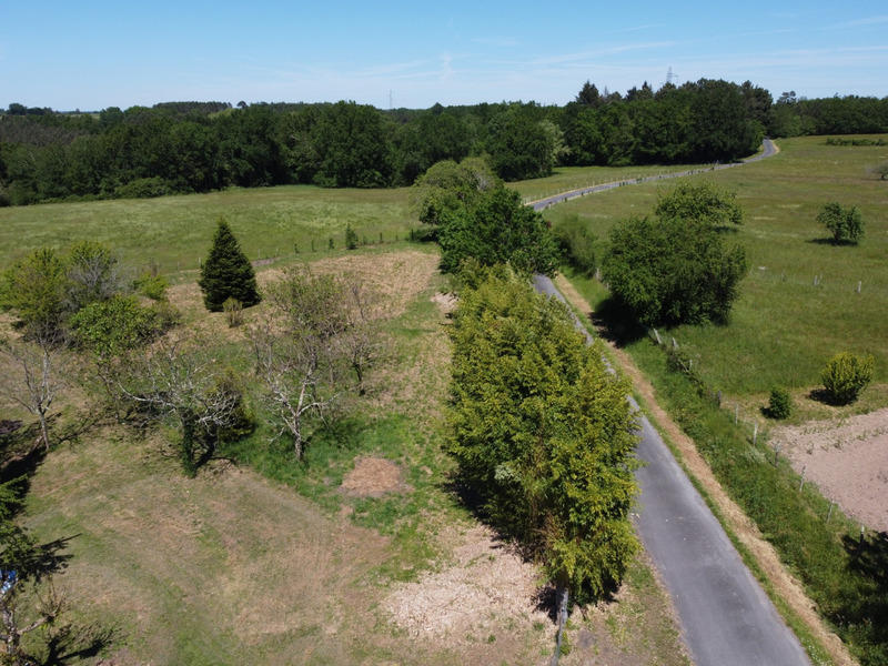 Terrain constructible - 1 842 m²