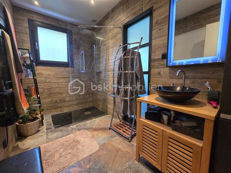 Maison traditionnelle - 152 m² - 8 pièces