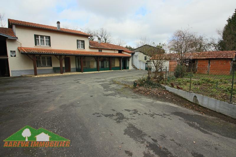 Maison - 158 m² - 8 pièces