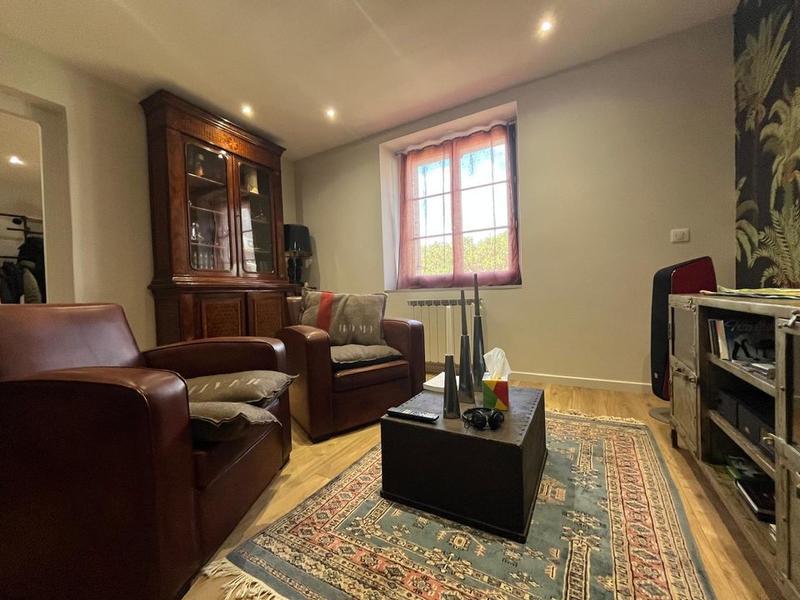 Maison - 407 m² - 9 pièces