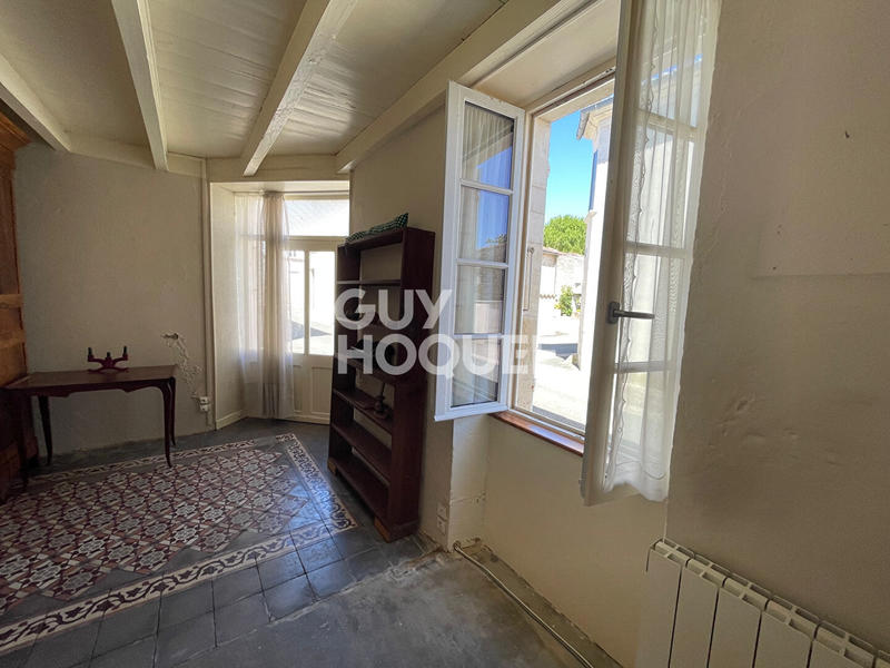 Maison - 235 m² - 10 pièces