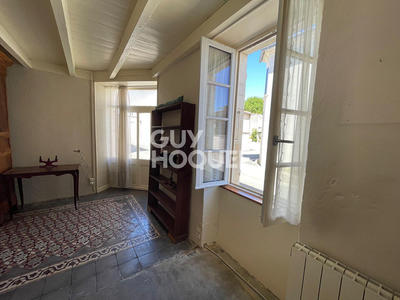 Maison - 235 m² - 10 pièces