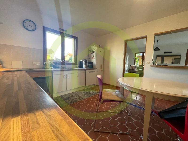 Maison - 220 m² - 9 pièces