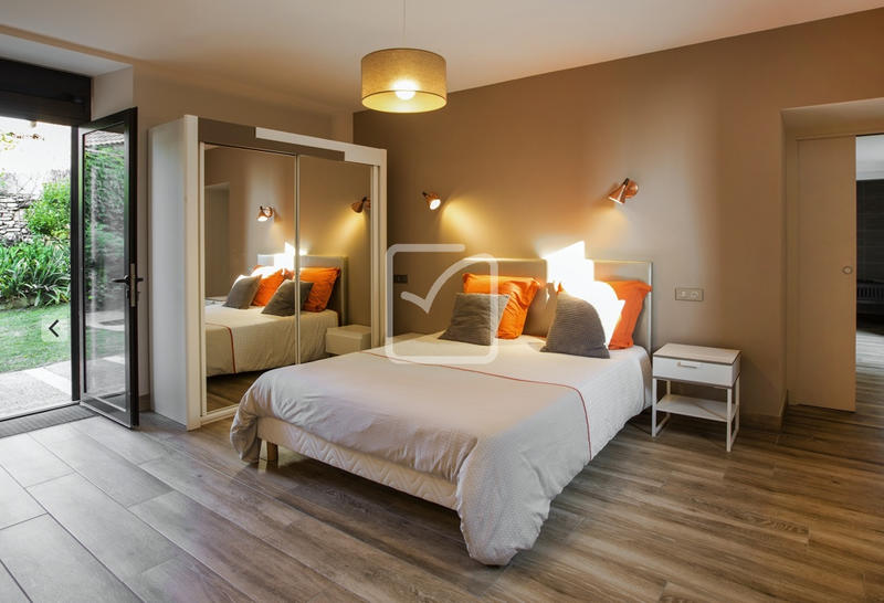 Maison - 900 m² - 33 pièces