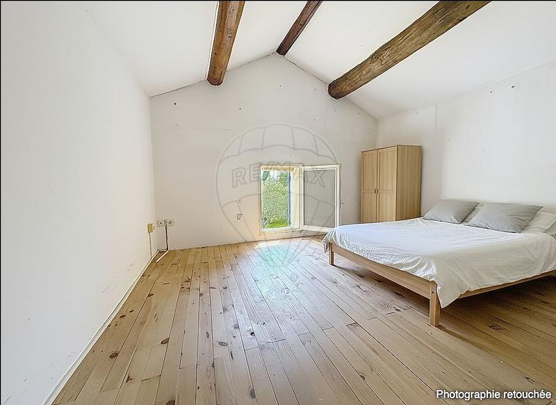 Propriété - 93 m² - 4 pièces