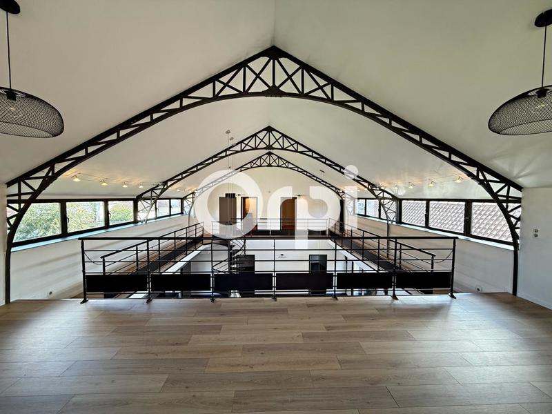 Maison - 215 m² - 6 pièces