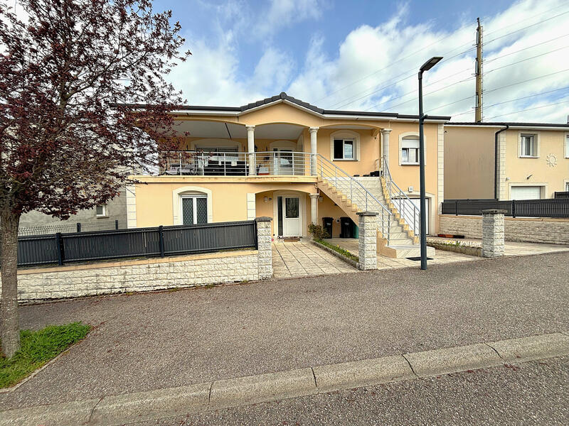 Maison - 280 m² - 10 pièces