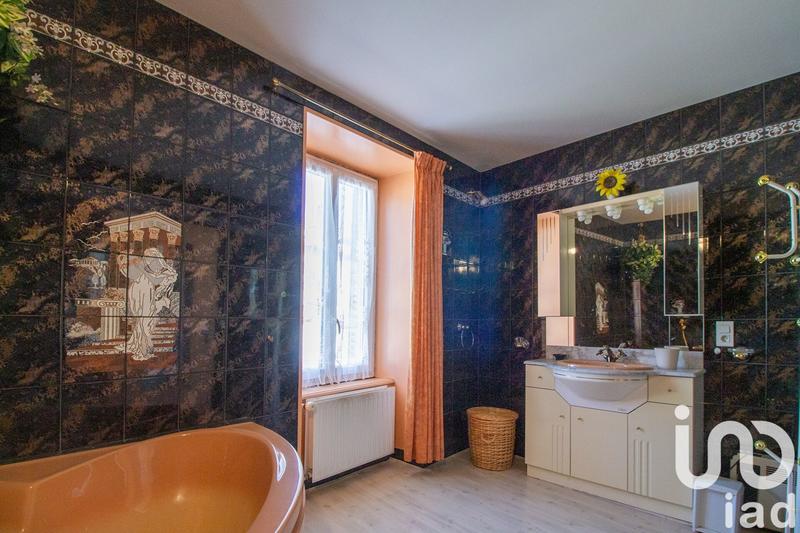 Maison - 142 m² - 7 pièces