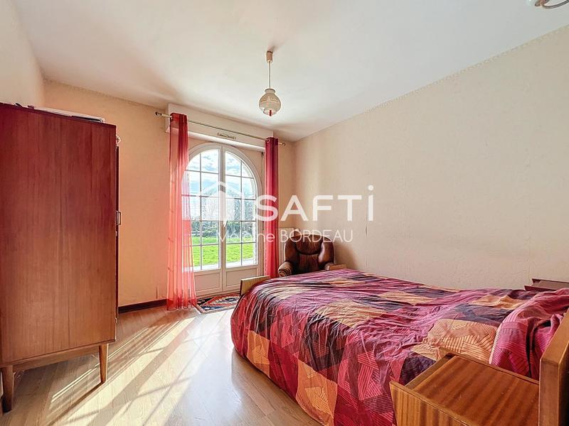 Maison - 230 m² - 10 pièces