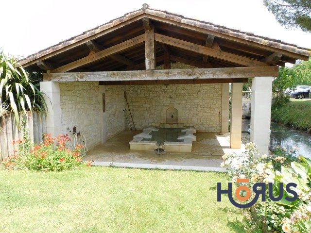 Viager - Maison ancienne - 367 m² - 14 pièces