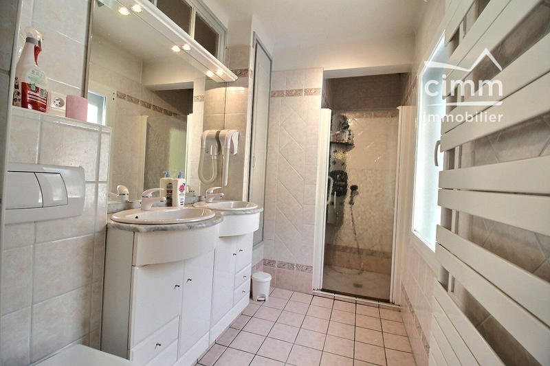 Maison - 278 m² - 7 pièces