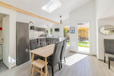 Appartement - 95 m² - 4 pièces