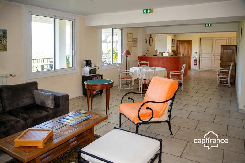 Maison - 351 m² - 16 pièces