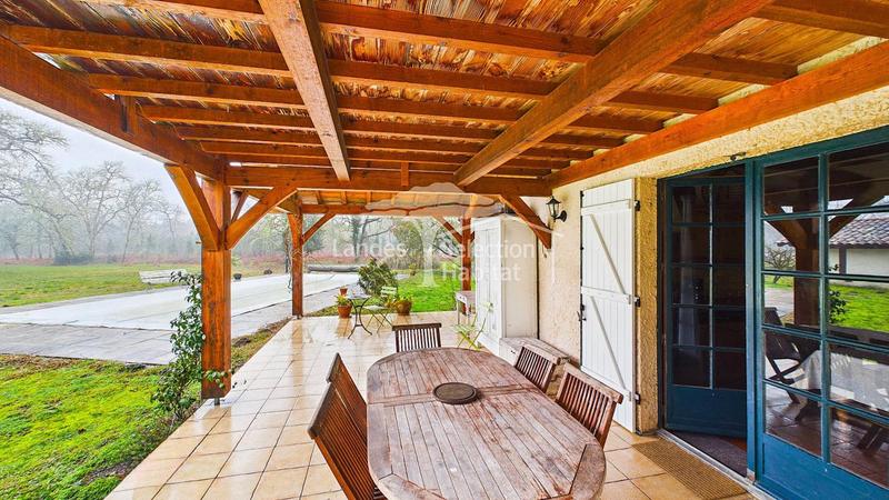 Maison - 180 m² - 7 pièces