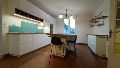 Maison - 216 m² - 8 pièces