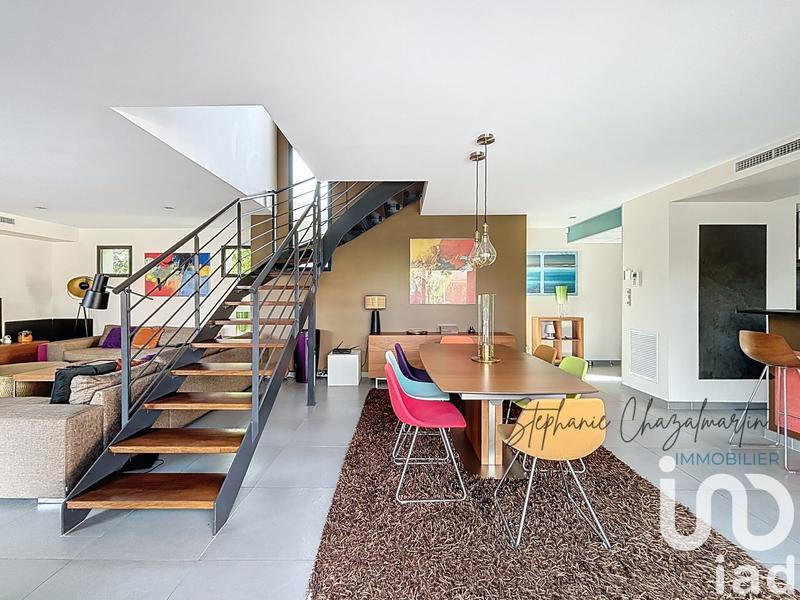 Maison - 205 m² - 6 pièces