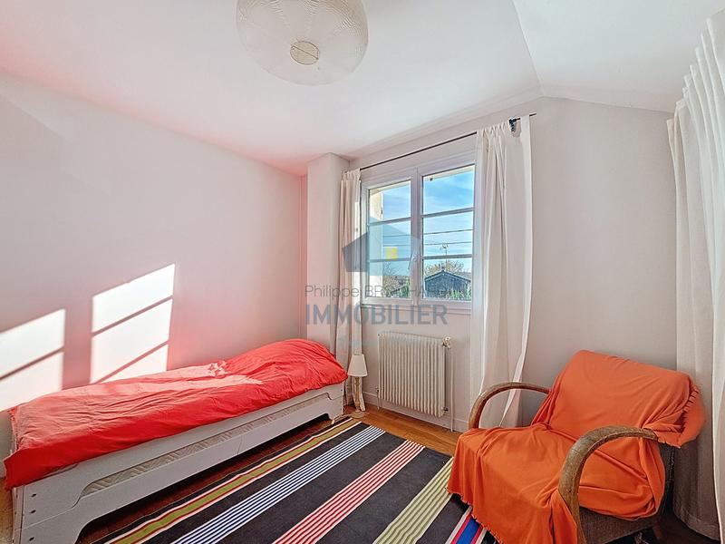 Maison - 169 m² - 9 pièces