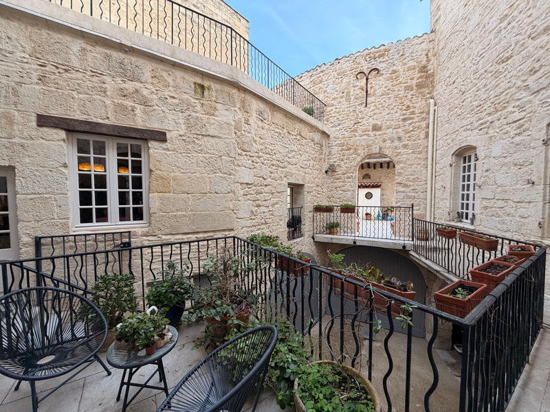 Maison - 437 m² - 14 pièces