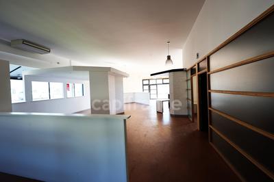 Local commercial - 250 m² - 4 pièces